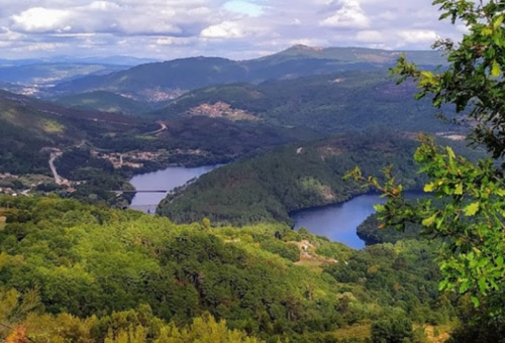 Mirador As Fichocas - Vistas panorámicas del río y montañas